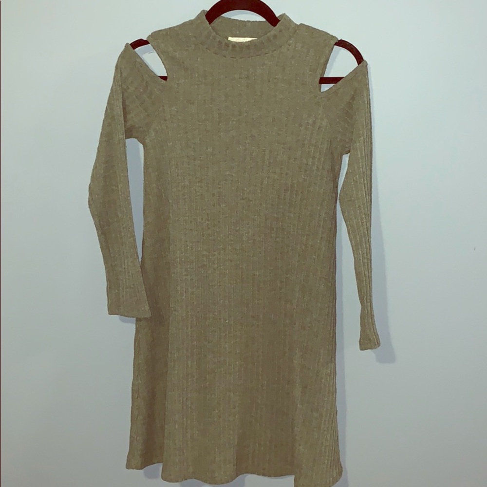 Pink Rose Cold-shoulder Sweater Dress Green Size M